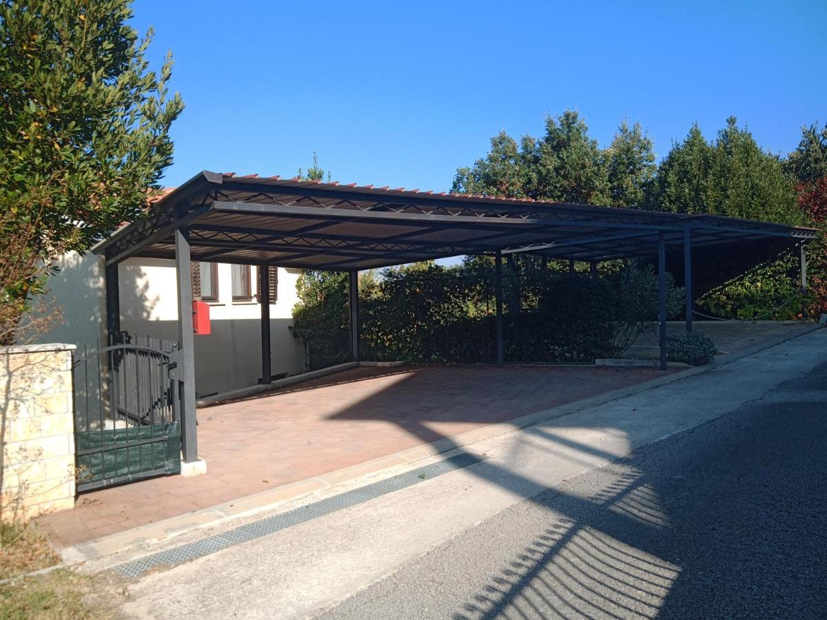 Vila Breskvar Mugeba Exterior foto
